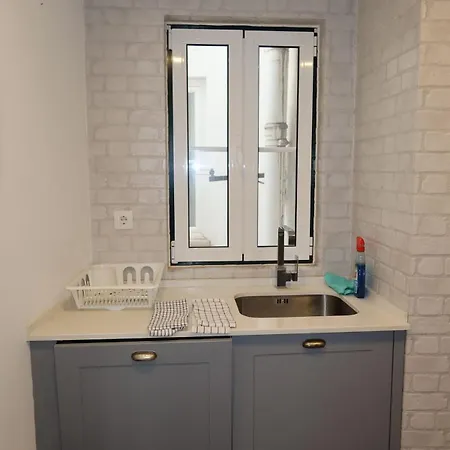 Bright One Bed In The Center Of Daire *